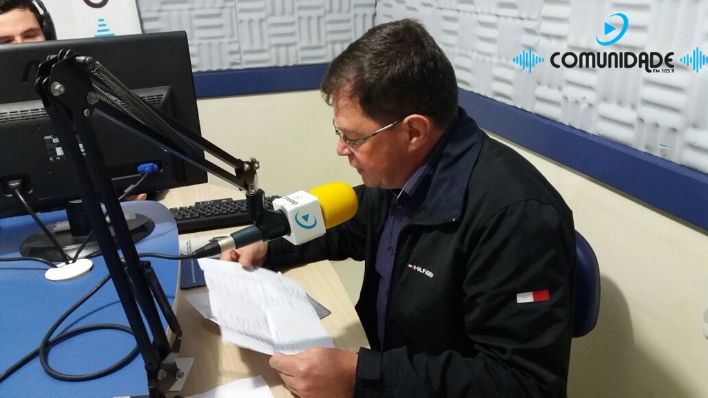 Ir para  <p><big>Na manh&atilde; desta sexta-feira (09/06), o prefeito municipal de Viadutos, Claiton dos Santos Brum, concedeu entrevista &aacute; R&aacute;dio Comunidade FM e falou sobre a situa&ccedil;&atilde;o...